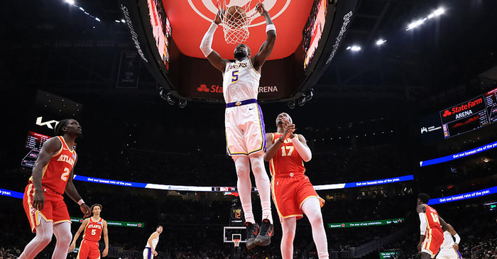 湖人客场负20分，老鹰半主力轮休仍在NBA用七人合力上演洗礼