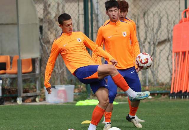 4-0晋级！北京时间11月10日19:45，韩鹏的鲁能青春能不能冲上中超舞台