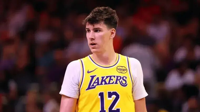 湖人102-122输20分，拉拉13分挡不住老鹰首节猛轰，NBA谁来背锅？