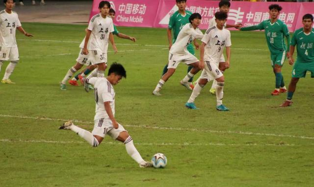 93分钟绝杀！李新翔一脚世界波送上海队四强，体能成比中超更残酷的数据
