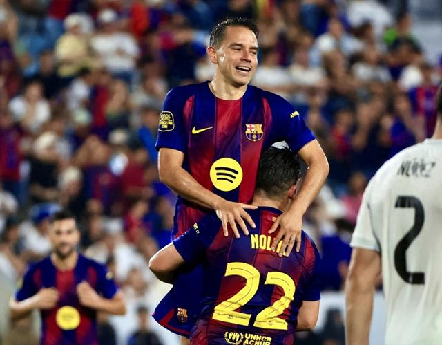 萨维奥拉43岁梅开二度，巴塞罗那传奇2-0击败皇马，西甲回忆被翻新