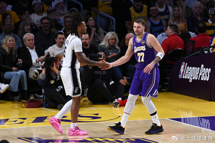 118-116惊心5连胜，NBA这场裁判0.4秒错判让湖人又爱又恨