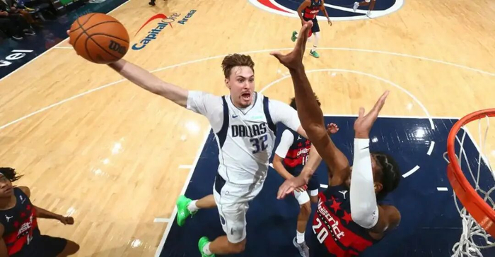 东西榜一对决1场险胜，NBA舞台像个大戏场，谁TM在演？