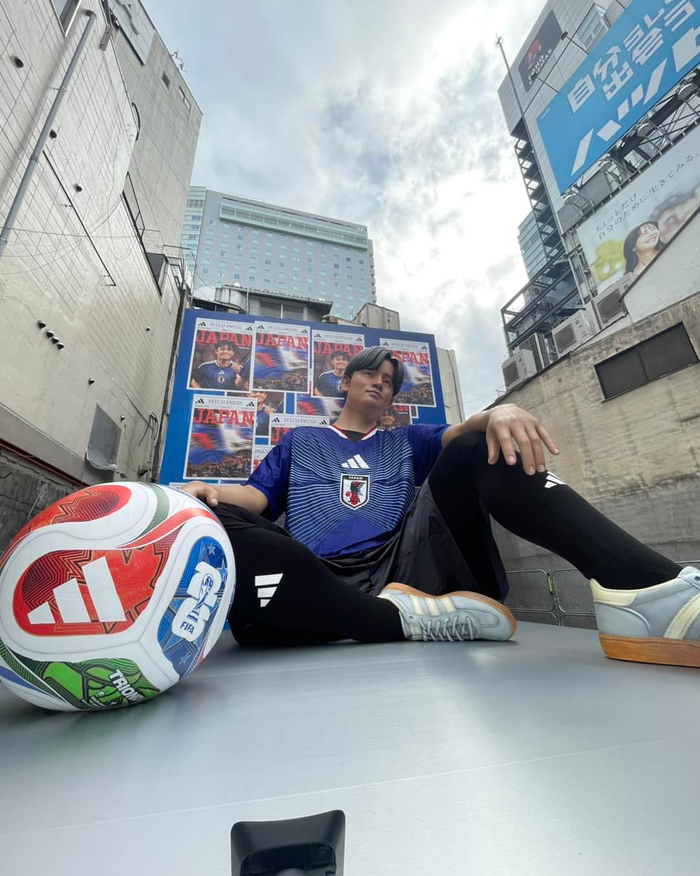 渋谷1座巨型久保亮相：新战衣登场，英超球迷也要来凑热闹