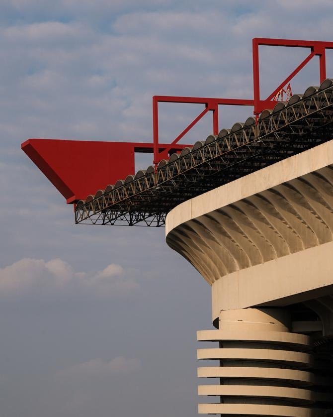 2000-3000万运营费摆在桌面，意甲两雄为圣西罗冠名掀钱战