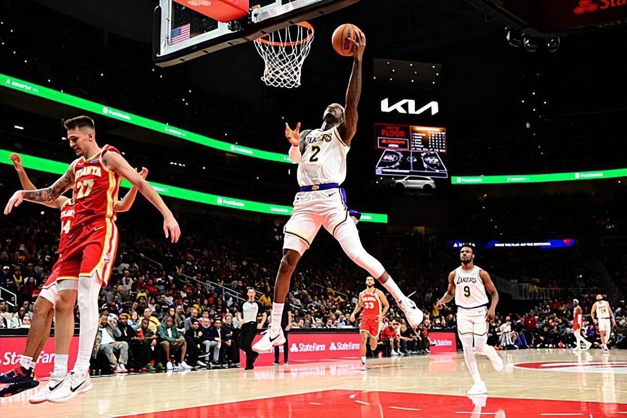 122-102！老鹰队把湖人打回现实，NBA排名被数字狠狠说话