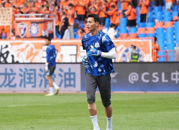 薛庆浩24岁缺席至少3场？申花门将失联把中超和国足都搅得热闹