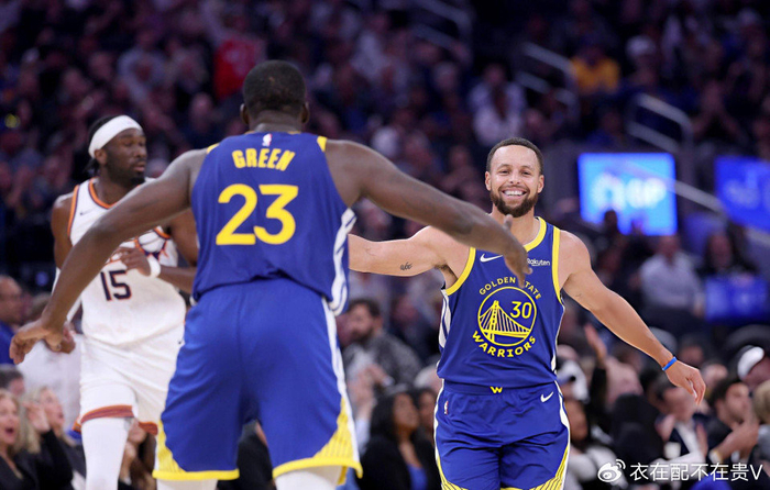 勇士5胜3负靠替补爆炸！库里28分救场，太阳巴特勒伤退痛失逆袭良机