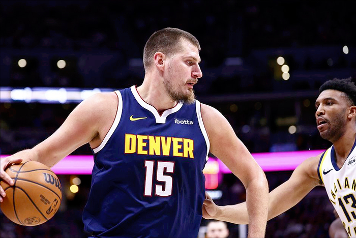 约基奇三双狂飙32+14+14，掘金背靠背虐步行者17分，谁还敢说威少是三双王？