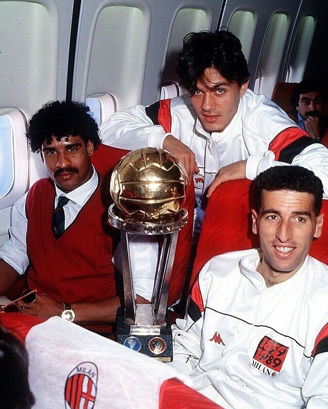 米兰7座欧冠的视觉记忆：意甲与欧冠里那些老照片展现冠军记忆