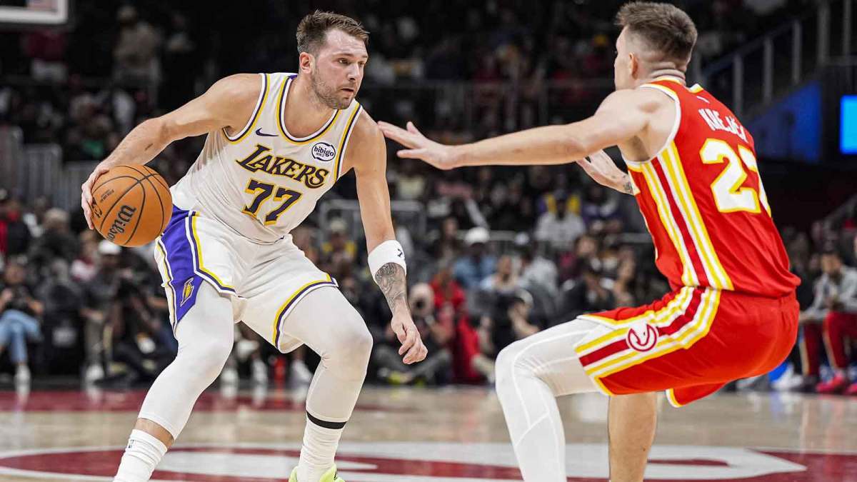 2次挑衅喊声，NBA赛场老鹰队把湖人和卢卡按成配角