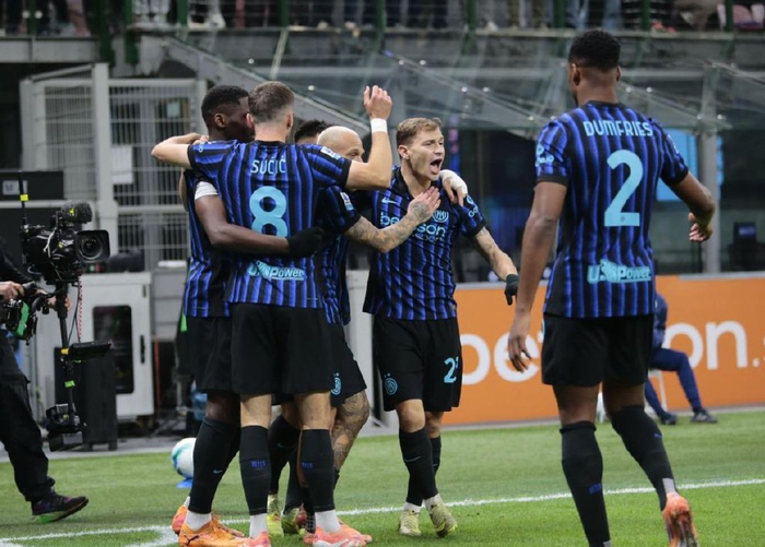 国际米兰11轮24分登顶意甲榜首，拉齐奥1.39亿身价竟被4.12亿碾压