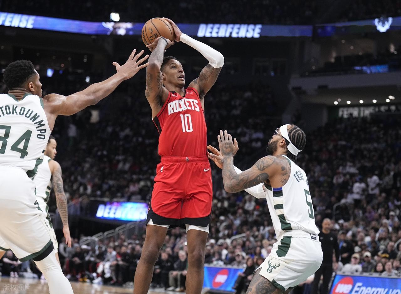 火箭122-115客场逆转雄鹿队，凯文杜兰特37分钟主宰NBA翻盘