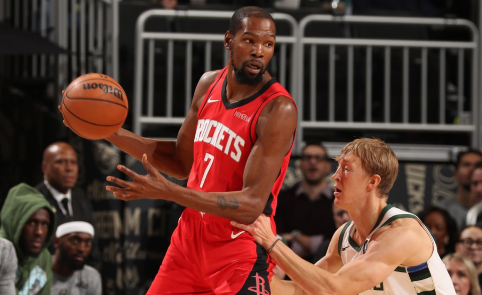 火箭14分逆转雄鹿，NBA122-115谁真能解释？