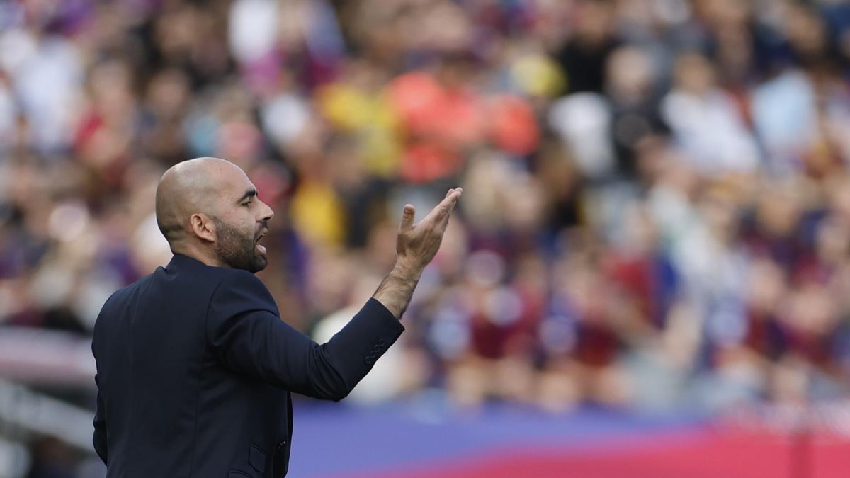 开场前1分钟临时换首发，巴萨耍花招，西甲规则到底护谁？