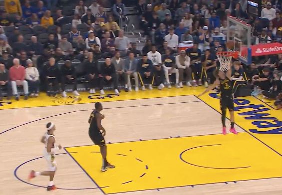 勇士首节24投8中仅领2分，NBA这比赛像慢动作重播，英超看了都无语