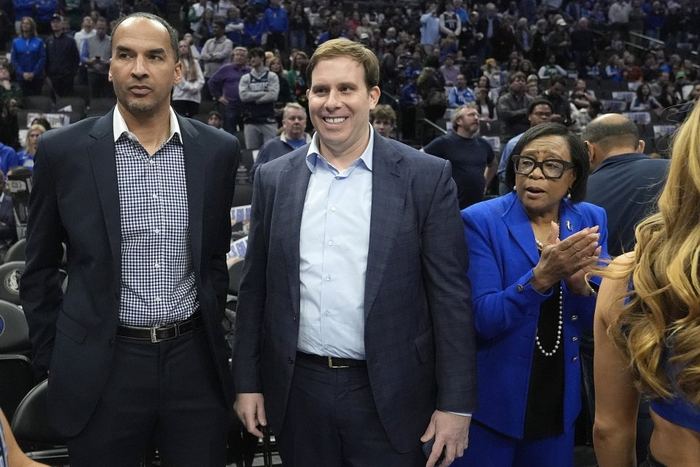 独行侠10场3胜，NBA西区危机：Stein说中期换总管？哈里森和选秀权要不要担心