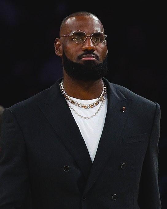 NBA揭幕战收视率飙升92%，美媒都惊了，勒布朗没上场也挡不住热度