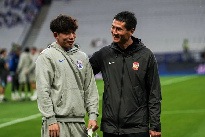 北京时间11月5官宣邵佳一出任国足主帅，本土教练能否在英超节奏下重建球队？