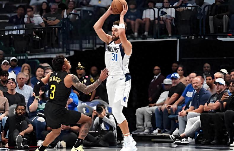 独行侠2胜7负拉响警报，NBA交易名单：湖人会要汤普森的神射回归吗？