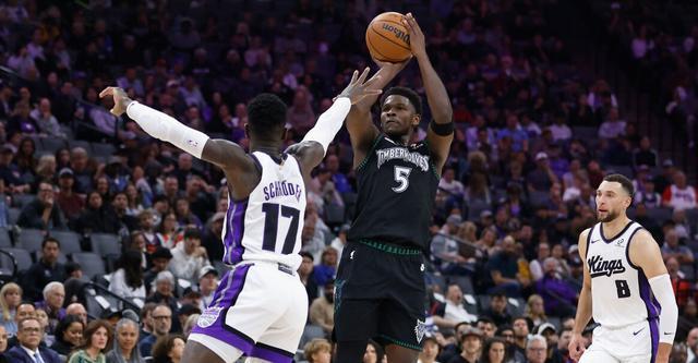 144-117！明尼苏达森林狼队在NBA大比分碾压国王，戈伯特站着就能吓跑对手