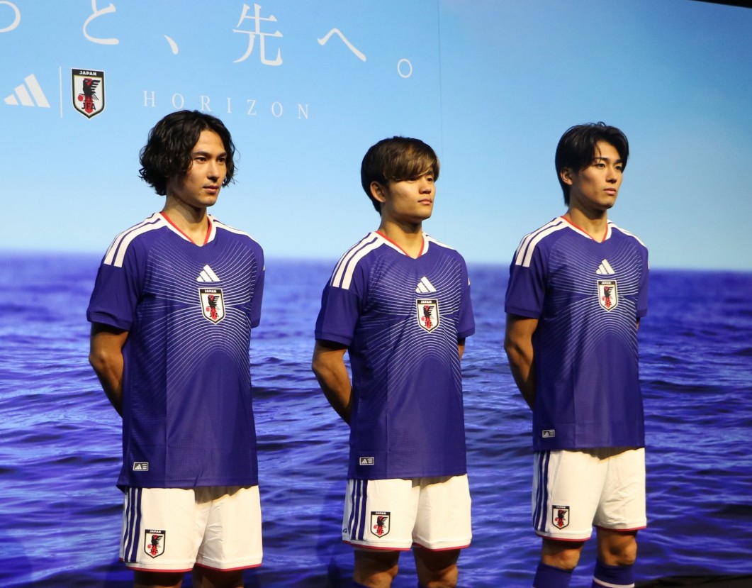 2-0就能赢法国？南野在东京秀球衣后放话，法甲和西甲的笑话都来了