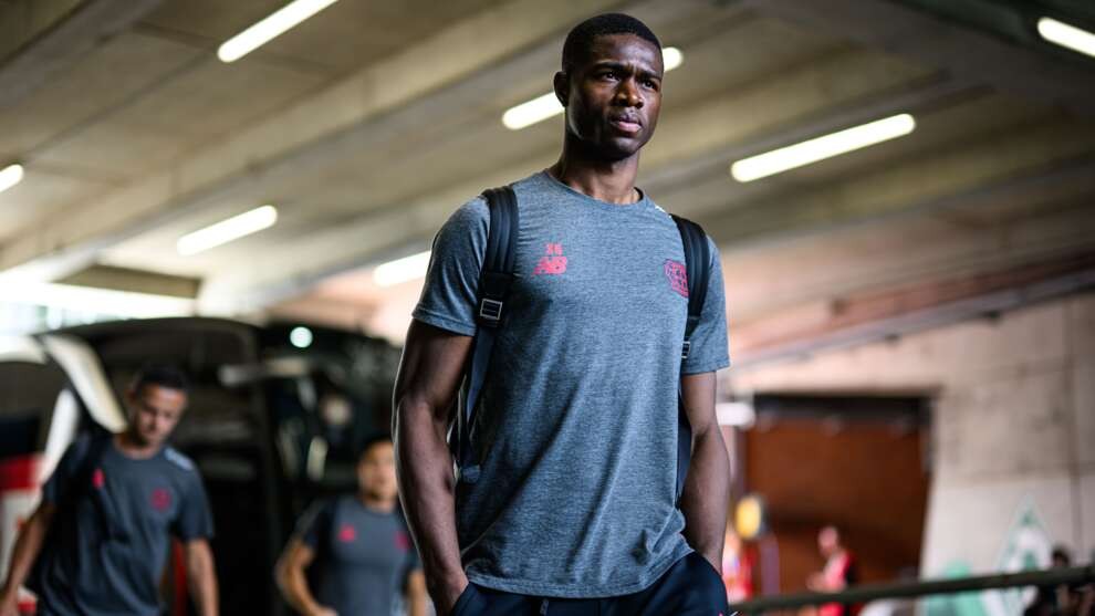 11月10日：科法内未随队出征，勒沃库森德甲赛场被喀麦隆内斗牵了线