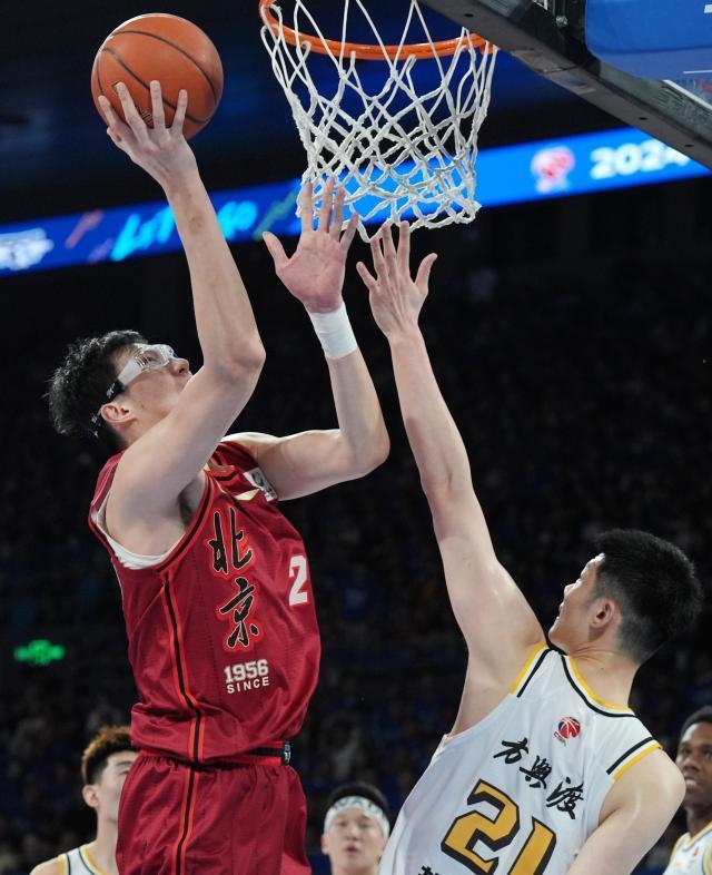 全运会89-76：四川双塔压垮北京，CBA宿敌变队友，场面有点尴尬