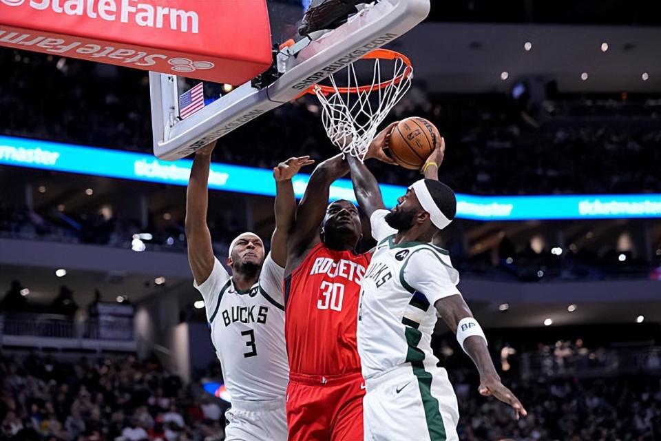 122比115，火箭在NBA拿下胜利但内线问题比铁板凳还硬