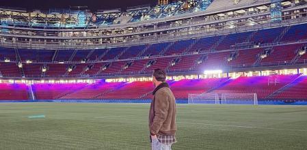 11月10日照片炸场：里奥梅西独闯诺坎普，巴萨在西甲的面子哪去了