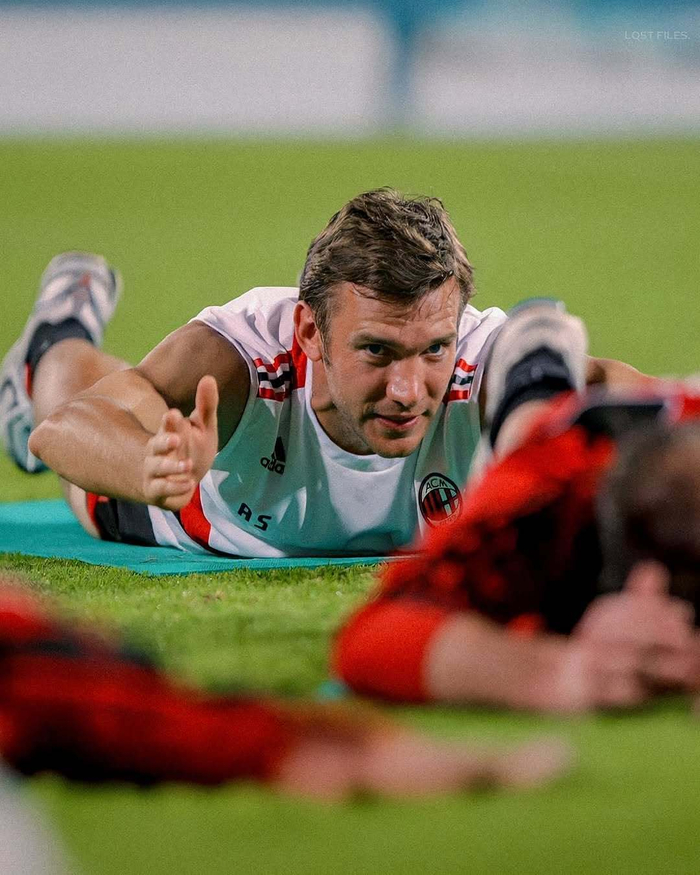 舍甫琴科绝杀回忆杀，AC米兰老照片里藏着90年代英超没的浪漫