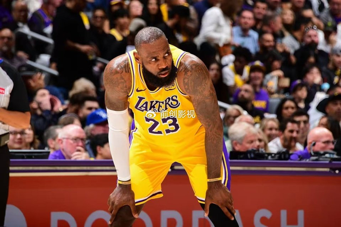 5连客开跑！湖人西部第2，NBA里夫斯爆发，勒布朗·詹姆斯归期写在11月19？