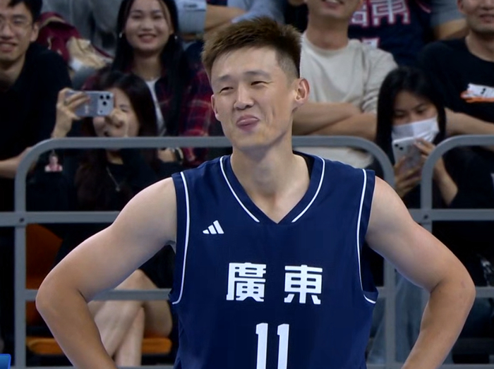 广东队42分狂胜天津队，半决赛PK辽宁队谁来笑到最后？