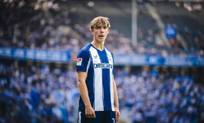 1000万到1200万？巴黎圣日耳曼盯上德国16岁艾希霍恩，英超豪门也来凑热闹