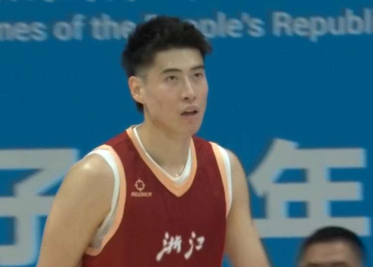 全运会58-52浙江胜上海，程帅澎上演NBA式冲击，浙江省晋级