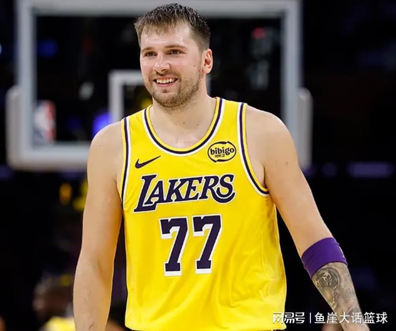 北京时间11月11日NBA：湖人121-111黄蜂，里夫斯24分+7助难阻布里奇斯34分轰炸