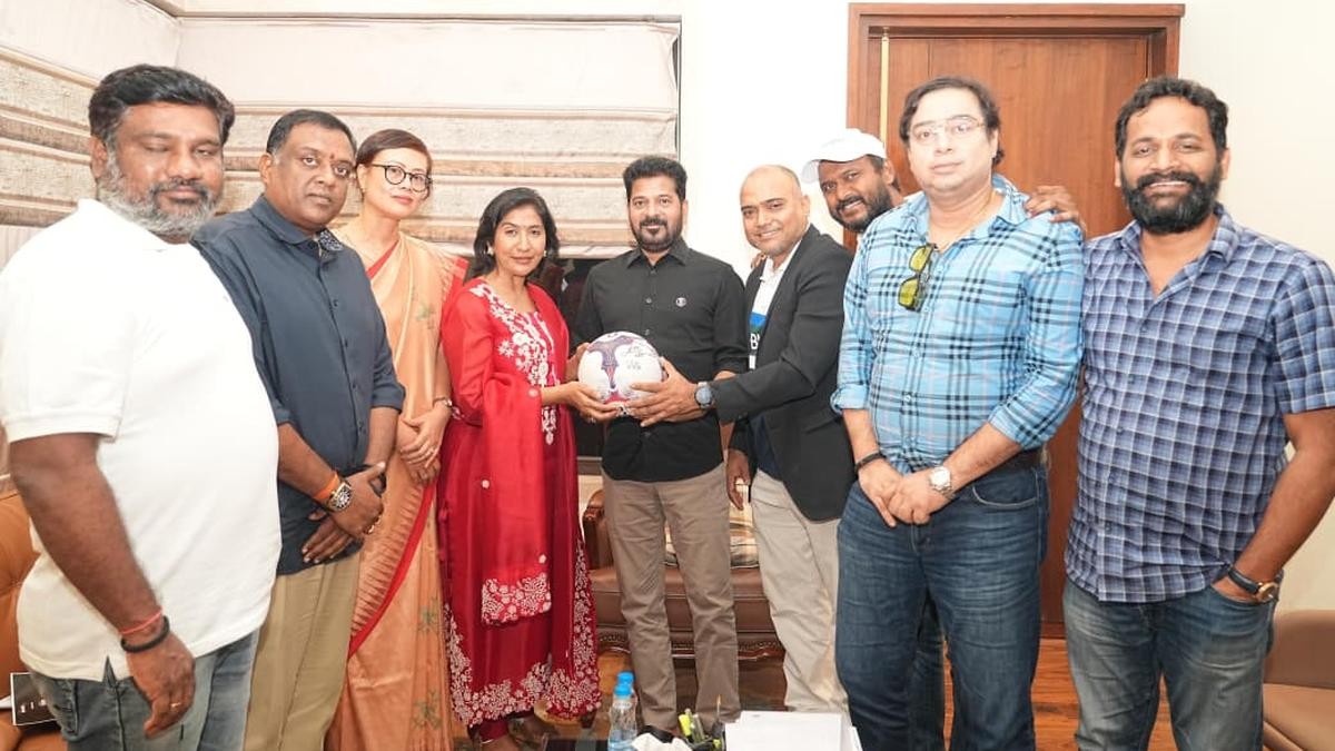 12月13日梅西印度首秀：首席部长要开球，英超都得偷着乐的流量盛宴