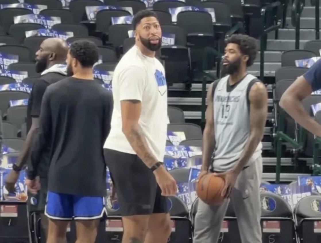 安东尼·戴维斯仅打5场还背负“达拉斯罪名”，湖人3胜7负西部尴尬