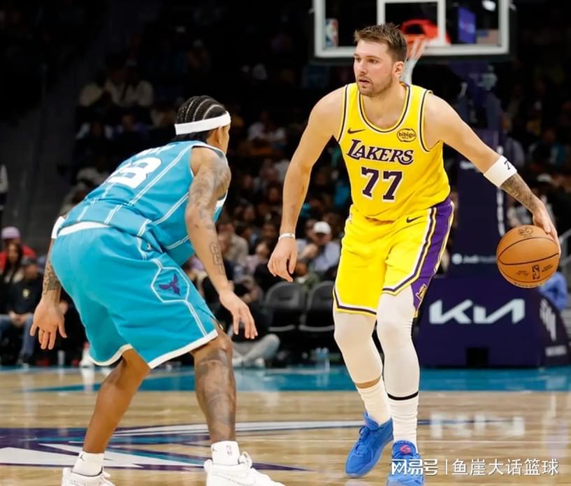 湖人121-111黄蜂，里夫斯三分哑火斯玛特防守炸裂，NBA狠碰硬活真刺激