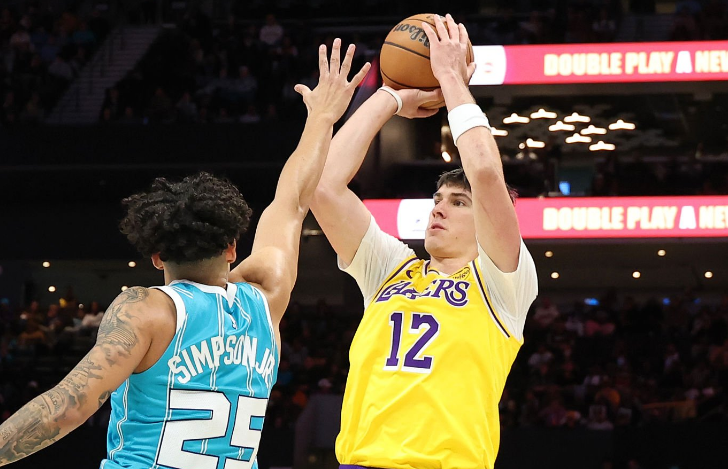 湖人121-111黄蜂，拉拉维亚状态起伏大，三分命中率成最大隐患，西部排名还能靠稳吗？