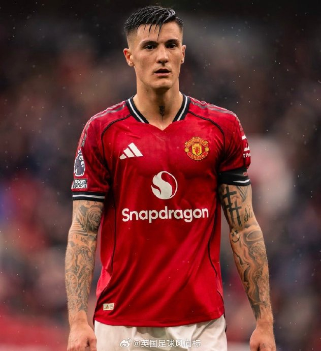 85分钟两次错失，英超中锋被希勒直接点名：信心去哪了？