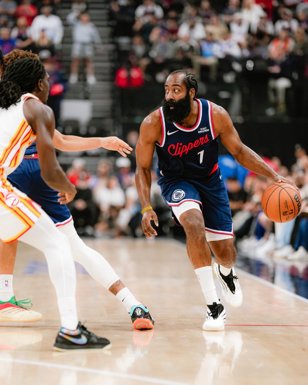 102-105！快船队吞下5连败，詹姆斯·哈登35+10+11在NBA还能挽救谁？