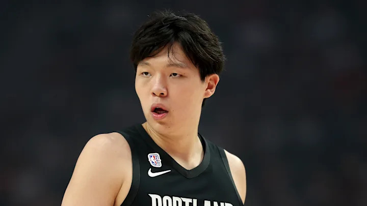 开拓者五胜五负被魔术115-112锁喉，杨瀚森连五场打铁不上场？