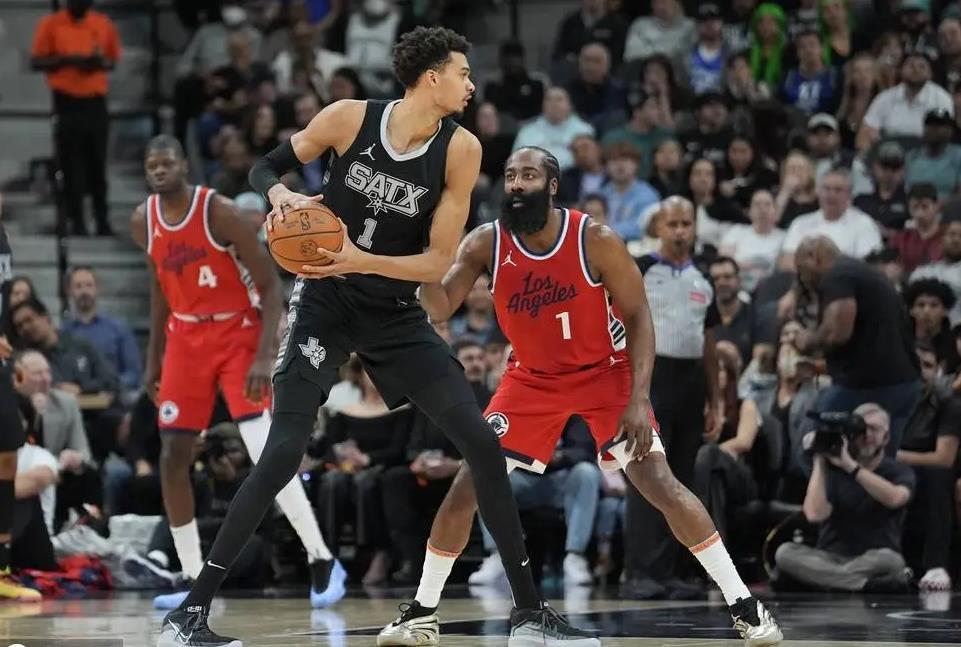 11月11日NBA两夜：马刺险胜公牛，哈登35+10+11也难救快船的醒悟