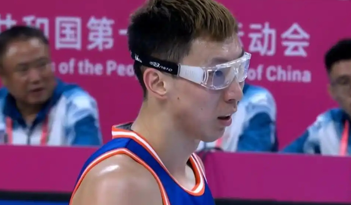 浙江队80-77险胜四川：王奕博CBA变核？孙铭徽被压成移动铁板