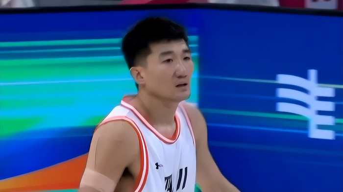 77-80惜败：CBA全运赛场，浙江队靠外线把四川的豪赌变成笑话