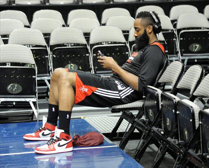 哈登还留Nike还能要签名鞋？NBA合同“潜规则”比你想的复杂多了