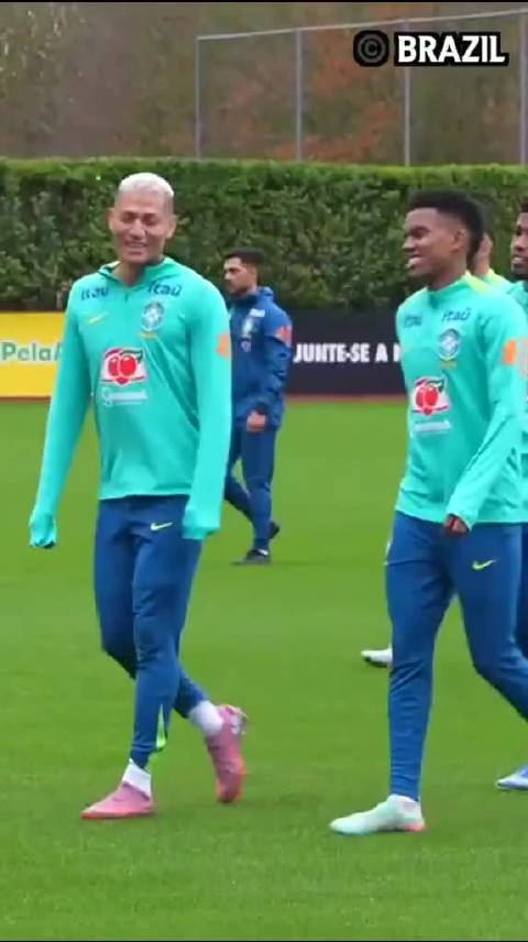 伦敦1场友谊赛前的碰面：阿尔特塔与安切洛蒂英超场边较劲