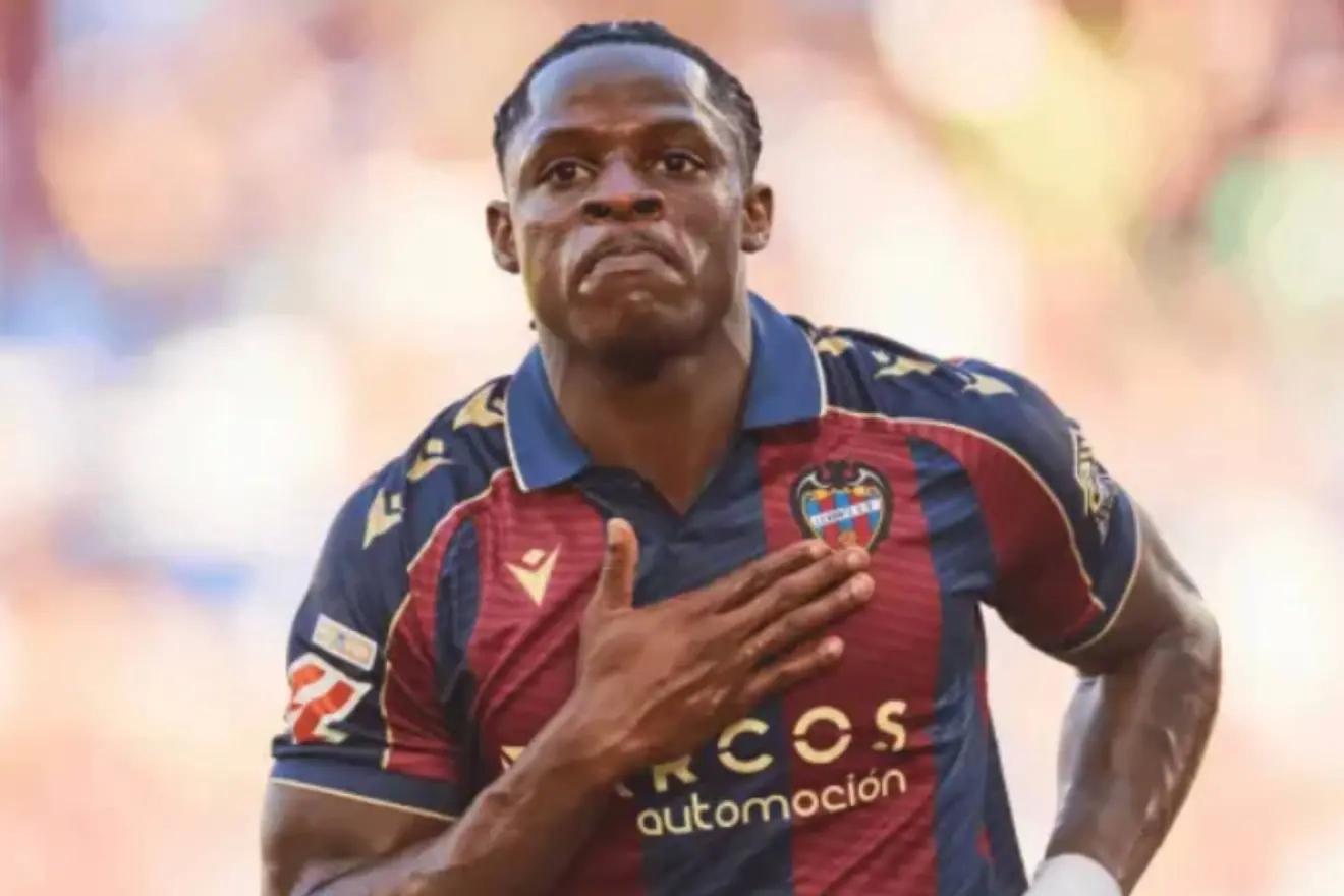 22场12次亮眼，英超中游盯上他？埃永引发的5大连锁反应