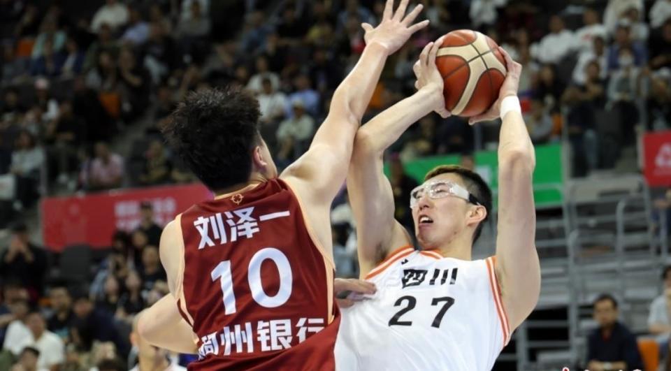 全运会半决赛77-80爆冷：浙江队把四川队CBA豪阵拆成配件